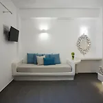 Theartemis فندق