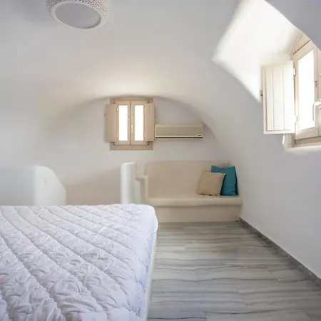 Hotel Artemis Perissa 3*