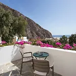 Hotel Theartemis Perissa (Santorini)