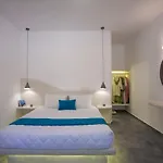 Theartemis 3* Perissa (Santorini)