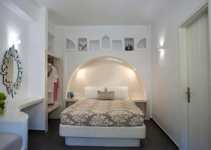 Theartemis Hotel Perissa (Santorini)